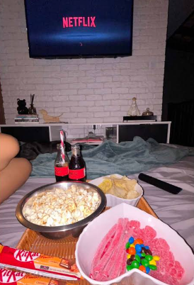 🍿🎬 SÁBADO À NOITE EM CASA? 10 FILMES E SÉRIES PARA ASSISTIR SOZINHO OU ACOMPANHADO