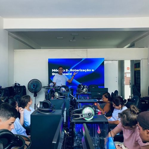 Com cursos gratuitos, jovens do Paranoá e Itapoã investem no futuro digital