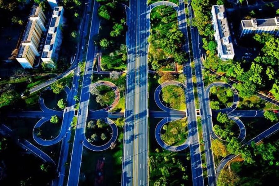 🏙️🚦 POR QUE BRASÍLIA NÃO TEM ESQUINAS COMO AS OUTRAS CIDADES?