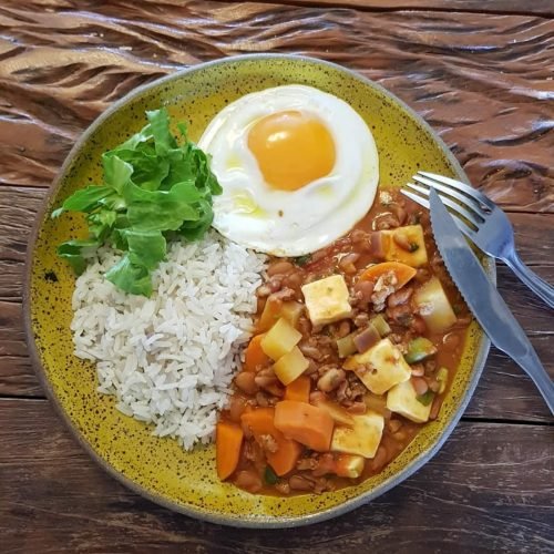 COMIDA QUE ABRAÇA: POR QUE CERTOS SABORES FAZEM A GENTE SE SENTIR EM CASA?