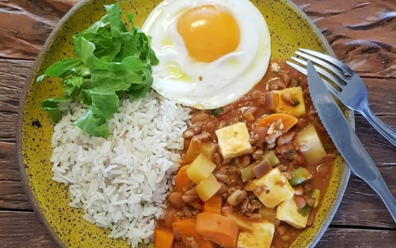 COMIDA QUE ABRAÇA: POR QUE CERTOS SABORES FAZEM A GENTE SE SENTIR EM CASA?