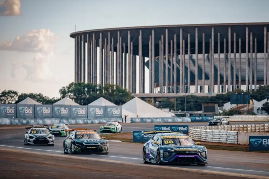 🚗🏁 BRASÍLIA VAI ACELERAR DE NOVO: POR QUE A CAPITAL SERÁ PALCO DE UMA CORRIDA DE 300 KM COM PORSCHE?